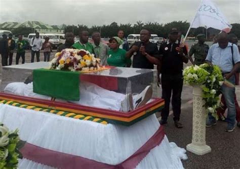 Photos Of Burial Process Of Late Singer Ras Kimono