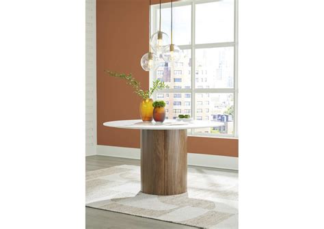 Isanti Dining Table And 6 Chairs
