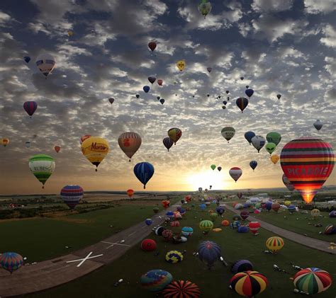 Wallpaper Colorful Sky Vehicle Aircraft Hot Air Balloons Toy