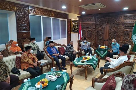 Pengurus PKS Tiba Di Kantor PP Muhammadiyah Untuk Silaturahmi Dan Minta