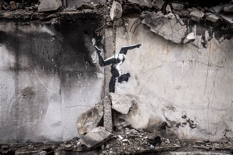 バンクシー爆撃されたウクライナの壁に新作 The Art Of Banksy