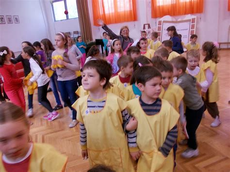 ООУ "Димитар Миладинов" Општина Центар Скопје - school "Dimitar ...