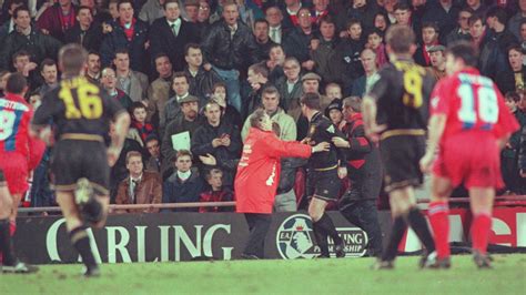 Football Classic Eric Cantona S Kung Fu Kick That Stunned The World