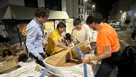 El Ayuntamiento Env A Dos Furgonetas Y Un Tr Iler Con Kilos De