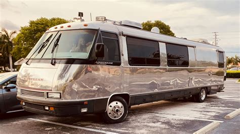 Arriba 48 Imagen Airstream Motor Coach Abzlocalmx