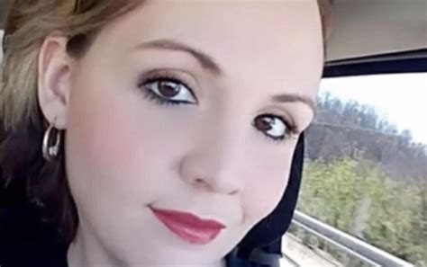 Giovane Insegnante Invia Foto Hot Ai Suoi Studenti Arrestata Siciliafan