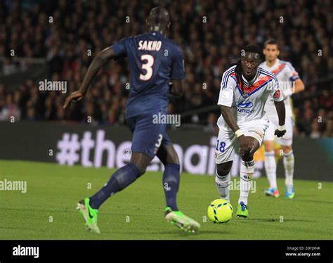 Ol S Bafe Gomis And Psg S Mamadou Sakho During The French First League