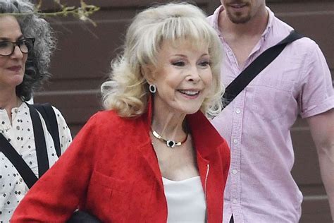 A Sus A Os As Se Ve Hoy Barbara Eden La Protagonista De Mi Bella