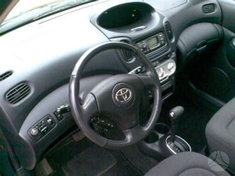 2004 Toyota Yaris specs