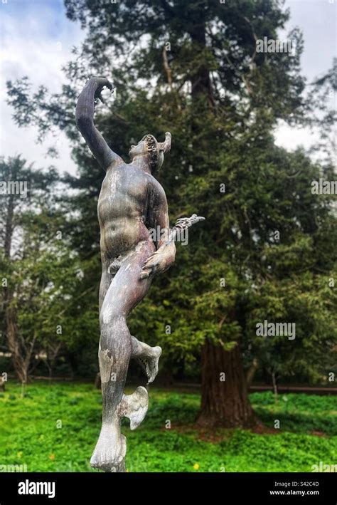 Estatua De Mercurio En El Paddock En El Castillo De Walmer Una