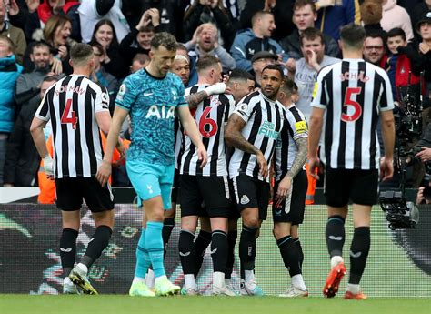 Spurs Players To Reimburse Travelling Fans After 6 1 Humiliation At