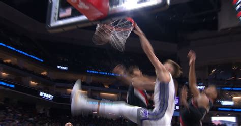 Dunk Of The Night Domantas Sabonis Dailymotion