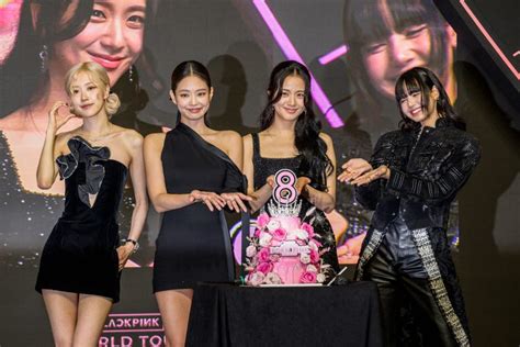 How Blackpinks Jennie Jisoo Lisa And Rosé Fêted 8th Anniversary