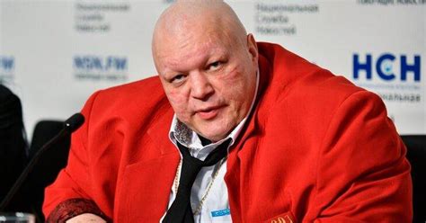 Шоумен Барецкий назвал унитаз с цветами своим самым необычным подарком ...