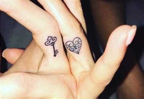 Tatouages couple nos 15 idées les plus romantiques Modèles tatouage