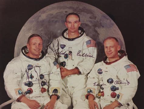 Lot Nasa Apollo 11 Astronauts Autographed Photograph