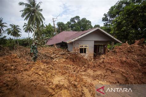 Tujuh Titik Longsor Di Serasan ANTARA News