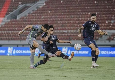 Arema Kembali Telan Kekalahan Dalam Derbi Jawa Timur