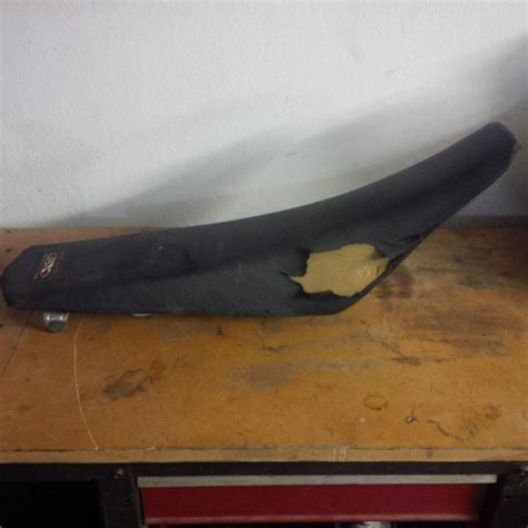 Sell Yamaha YZ 250 OEM Seat 2006 In Bloomington California US For US