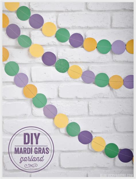 DIY Mardi Gras Garland - Vicky Barone