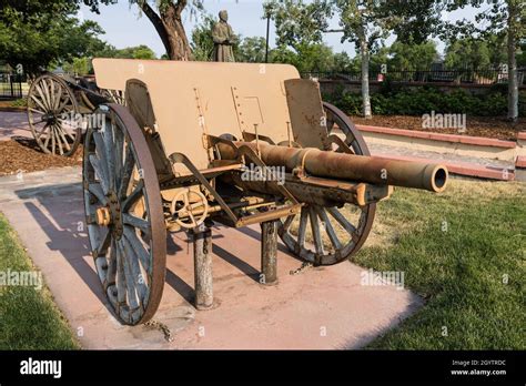 model   mm field gun  res stock photography  images alamy