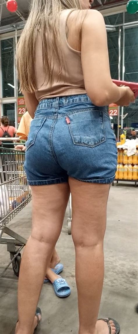 Hungry Ass Hottie Blonde Short Shorts Volleyball Forum