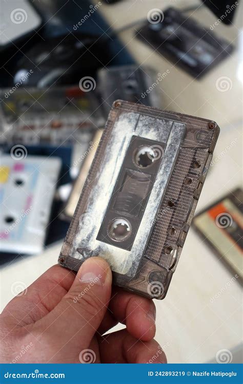 Indispensable Classic Tape Cassettes Of The 90s Cassettes For Close Up