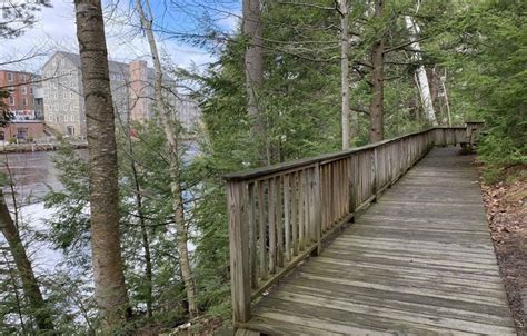 The Gorgeous 12 Mile Hike In New Hampshires Heron Point Sanctuary