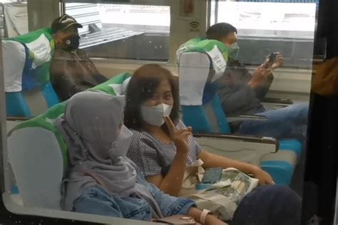 Satgas COVID 19 Cabut Aturan Wajib Pakai Masker Dalam Perjalanan