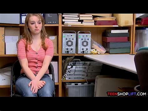 Joven ladrón es atrapado y está en serios problemas XVIDEOS