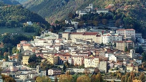 Cascia Lavori Di Rafforzamento Sismico Al Municipio Il Cantiere