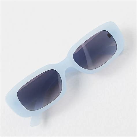 6 Best Sunglasses Trends of 2023 to Keep Wearing Next Year