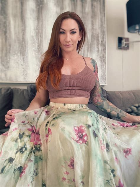 Sophia Locke On Twitter Its ‘rail Me In A Pretty Skirt With No Panties Season 🌸