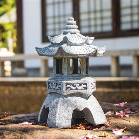 Zen Garden Pagoda Lantern 34cm 13 4inch Resin Solar Pagoda Lantern