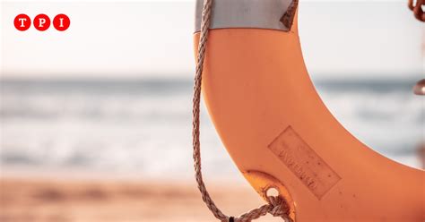 Latina 59enne Muore Dopo Aver Salvato Tre Ragazzine Dallannegamento