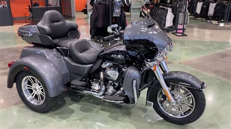 2021 HARLEY DAVIDSON TRI GLIDE ULTRA In Gauntlet Grey Metallic Vivid