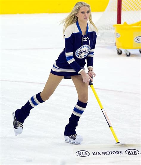 Nhl Ice Girls And Cheerleaders Hockey Girls Outfits Ice Hockey Girls Ice Girls