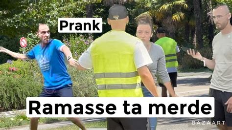 PRANK RAMASSE TA MERDE CAMERA CACHEE YouTube