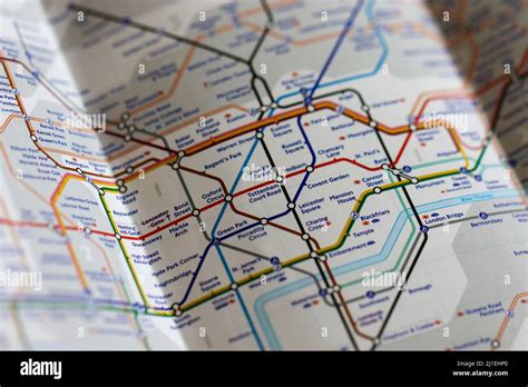 Linea Metropolitana Rossa Di Londra Immagini E Fotografie Stock Ad Alta