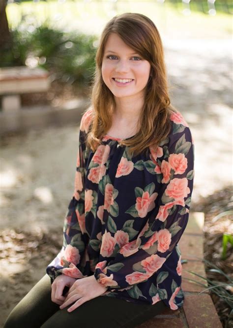 Sarah Henderson Named Vsu College Of Education And Human Services Top Graduate Valdosta State