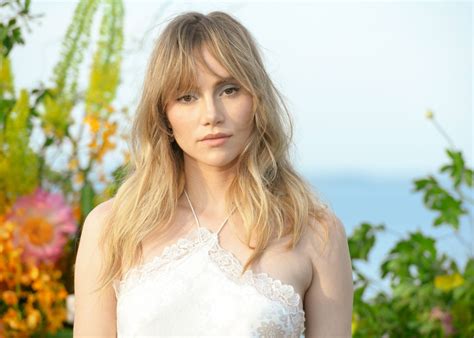 Suki Waterhouse Cloudy Bay Wines Outstanding In The Field Celebrate