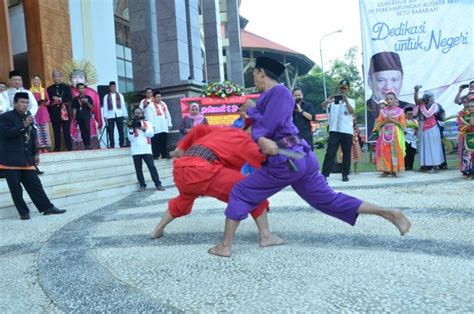 Filosofi Tradisi Buka Palang Pintu Betawi