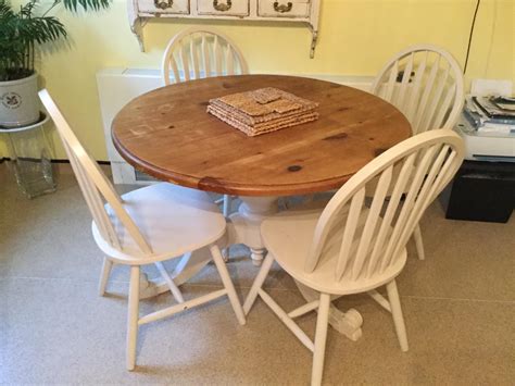 Four beautiful wheel back dining chairs in PE7 Yaxley für 75 00 zum