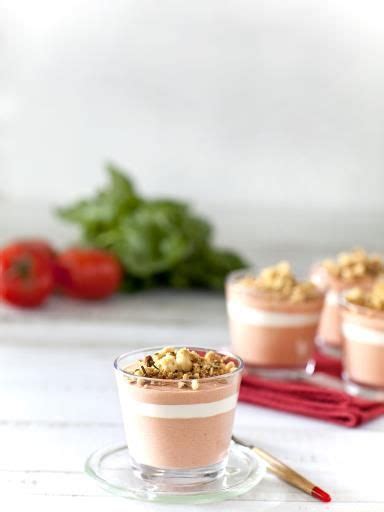 Mousse De Tomates Au Basilic Avec Coeur De Panna Cotta Aux Amandes