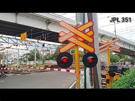 SELALU RAME Perlintasan Kereta Api KRL JPL 351 Stasiun Lempuyangan