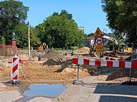 Wydobyto Szcz Tki W Rejonie Skrzy Owania Ulic Cmentarnej I Wojskowej I