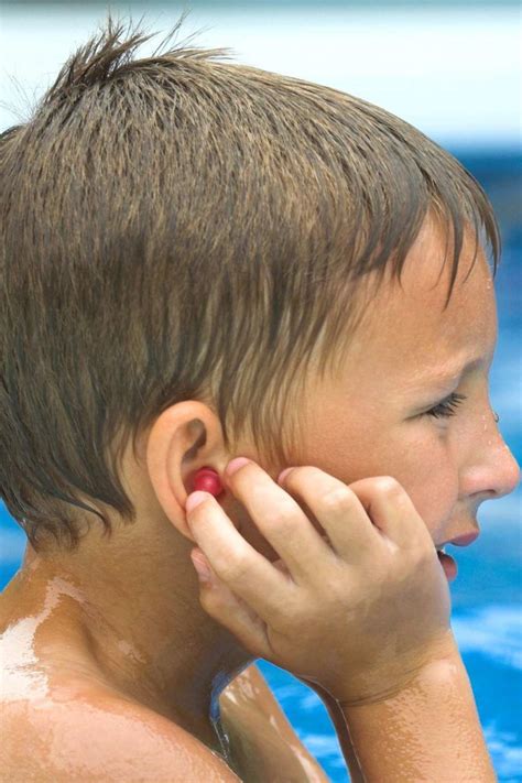 Swimmer S Ear Symptoms Causes And Risk Factors