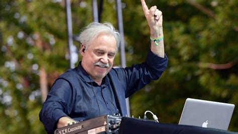 Le Pionnier Du Disco Giorgio Moroder Lance Un Premier Album En Ans