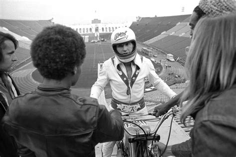 Los Angeles Coliseum Turns 100 And Endures As Cultural Icon Los