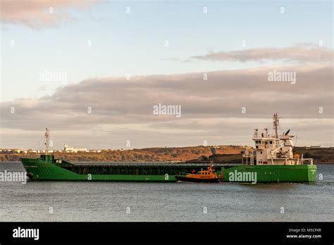 Cargo Ship Pilot Hi Res Stock Photography And Images Alamy